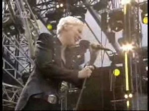 Annie Lennox - There must be an Angel Live