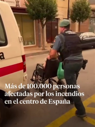Más de 100.000 personas permanecen afectadas por los incendios que azotan el centro de España, entre evacuaciones y confinamientos. Mientras los cuerpos de seguridad continúan desalojando a vecinos y poniendo a salvo también a los animales, la Guardia Civil ha reforzado la vigilancia en las localidades evacuadas para evitar robos e impedir accesos no autorizados. Además, más de 1.300 personas mayores, procedentes de 19 residencias, han sido realojadas en otros centros de la región. En la zona ta