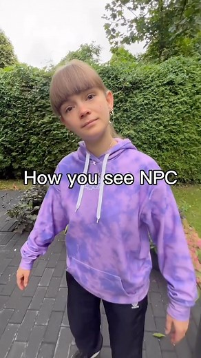 9GAG: Go Fun The World on Instagram: "The random armor combo + random jumps🤌 📹 @loczniki_official - #npc #gaming #pov #reels #9gag"