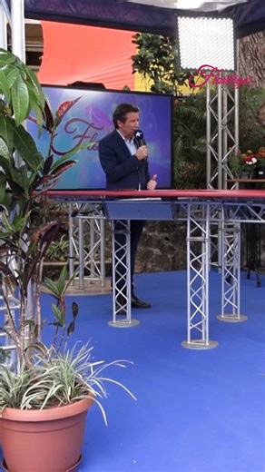 🌸À l’occasion des Florilèges, Christophe Begert reçoit les professionnels des fleurs et des plantes, mais aussi les artistes qui se produisent sur la scène des Florilèges. Parmi ses invités, Algéric, chanteur réunionnais, est venu partager son parcours et évoquer ses projets à venir. 📺 Pour (re)voir l’émission en replay juste ici : https://www.antennereunion.fr/emissions/les-florileges 👉Les Florilèges se poursuivent jusqu’au dimanche 19 octobre, à 11h15 et 19h40 sur Antenne Réunion. | Antenne