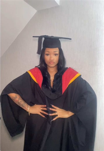 Get Ready with Me for Graduation: Makeup and Nail Tips