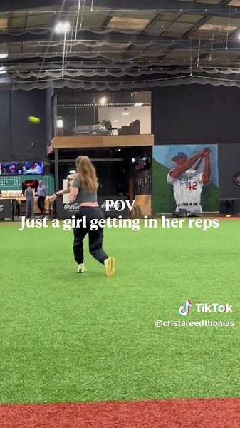 Can only do one thing at a time. Make a sick play or make a good throw. First baseman’s gotta pick lol Shout out to Ieuan for helping me get my reps in 😍🫶 #infield #softball #training #firstbase #groundballs