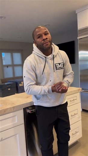 Floyd Mayweather Made BILLIONS 💰… And He’s STILL Not Done! 😳