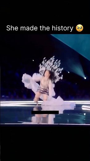 The first model to fall on Victoria’s Secret runway!