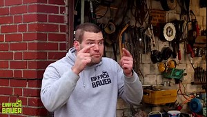 148K views · 2.9K reactions | Wenn der Lehrling Nikolaus spielt藍 Der Lehrling kann es nicht sein lassen. Was er macht, macht er verkehrt. Wenn er sich morgens einfach mal die Ohren waschen würde und nicht immer nur das versteht was er verstehen möchte. Euch einen schönen Nikolaustag :) DANKE für 50.000 Abonnenten auf YouTube :) Unser Einfach Bauer Song ist in Produktion. #EinfachBauer #Lehrling #Stift #Nikolaus | Einfach Bauer | Facebook