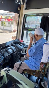 10K reactions · 172 shares | Pak woko menempatkan diri ke ruang kemudi bus #gunungmulya | Calo Terminal | Facebook