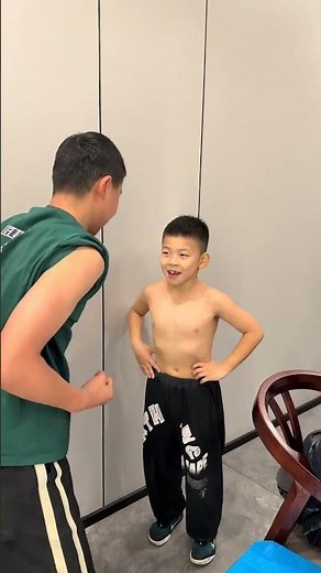 Kids' Abdominal Muscle Challenge: Whose is Stronger