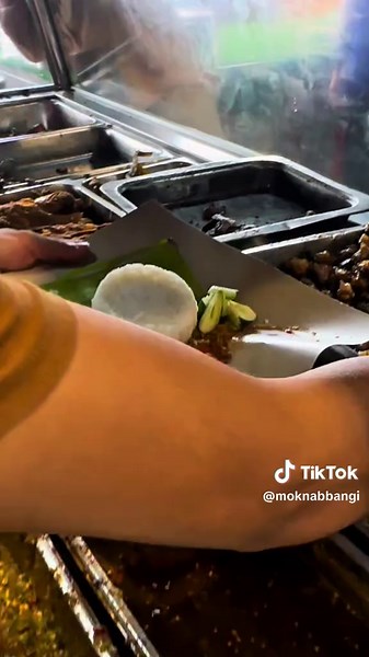 Moknab Nasi Kukus Daun Pisang: Nikmati Hidangan Unik