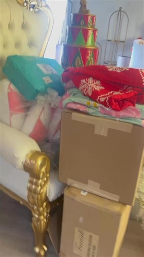 When Christmas Is Coming It’s Gets CRAZY up in here! 😱 Well this is the chaos I am currently in. Last week I shared my storage unit which many enjoyed and many said it gave them anxiety……. WELL I do have anxiety folks….. but my way of dealing with it is to stay busy and do my passion.💞 That just happens to be decorating…. So I put up with the crazy chaos till it gets to be a whole lot of Merry Making Magic! If it’s worth it…. You gonna WORK IT…. Right Missy😜 Stay tuned…… ✨✨✨✨✨✨✨ #christmasisc