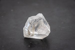 Quartz vs. Diamond: What's the Difference?