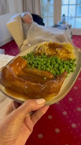 I gave 91 year old Grandad Joe a traditional British dinner off toad in the hole and bubble and squeak 😀 #toadinthehole #bubbleandsqueak #britishfood #comfortfood #grandadjoe #91yearsyoung | Grandad Joe