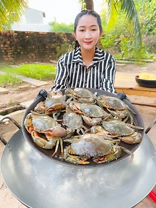 1.3M views · 24K reactions | Yummy mud crab cook butter recipe and eat, Chef Sros | Cooking with Sros Team | Facebook