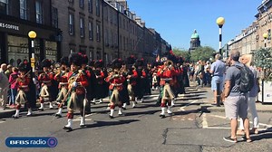 Want to see more of this #ArmedForcesDay parade in Edinburgh? It's on our LIVE article here ➡️ https://bit.ly/2lJcZr1 ⬅️ PLUS there's the whole 90-minute Forces News #LlandudnoAFD programme 📺 | BFBS Radio