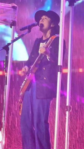 大雨中的鲜花回春丹 杭州演唱会#鲜花 #回春丹 #刘西蒙 #音乐人live现场
