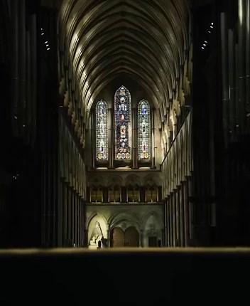 Nikon ZR RED RAW 6K | Low-Light Cinematic Test – Cathedral Final Shot