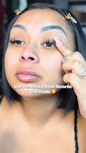 DIY Lash Removal Tutorial for Perfectly Clean Lashes
