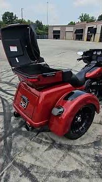 2025 Harley-Davidson FLHTCUTG Tri Glide Ultra in Whiskey Fire