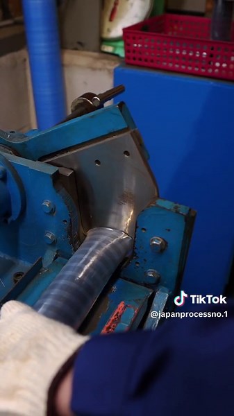 日本の工場で製造される工業用ロールブラシ | ASMRと職人技の融合