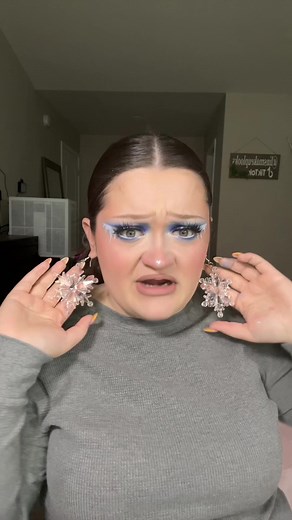 Slay Bells Ringing Makeup Tutorial: High Key Holiday Glam