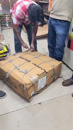 Rizwan Ghanchi on Instagram: "Intezaar hua khatam! Punjabi Patang ki naye stock ki Unboxing! 🤩 8780492563 ​Box khulte hi, inke Bright Colours aur Finishing dekhkar aankhein chaka-chaundh ho jaayengi! Punjab ki shaan, ab Kalol ke aasman mein! ​Yeh patangein sirf udti nahi, yeh Pech kaat-ti hain! ​Jaldi aao, apna favourite design choose karo, isse pehle ki stock khatam ho jaaye! 💨 ​#PunjabiPatang #OpenBox #NayaStock #RajaPatang"#OpenBox #Unboxing #NewStock #UnboxingVibes #PatangDhamaka #PunjabiP