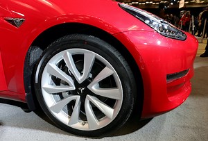 Tesla 2020 deliveries beat estimates, but fall just short of Musk's target