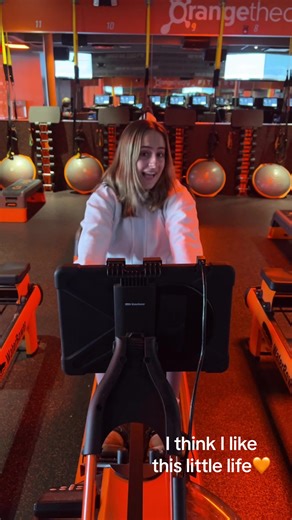 Romanticizing OTF as always!! 🧡#orangetheory #fitness #otf #workout #otfstamford #newyear #trend #strengthtraining #orangetheoryfitness #transformationchallenge #fitnessroutine #thislittlelife