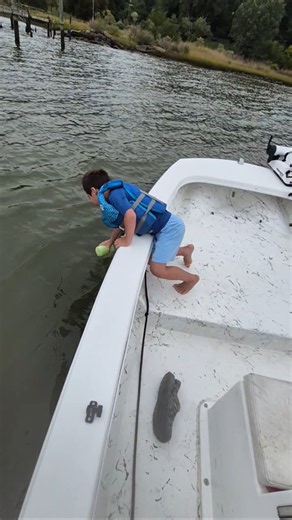 Crabbing with nets #bluecrab