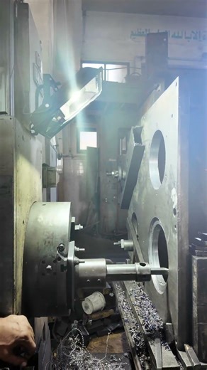 Horizontal boring machine rounding off this workpiece 👍 #machining