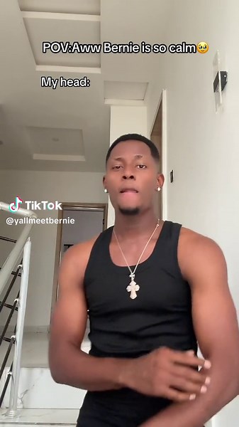 Experience Bernie's Calm and Charismatic Dance | Finger Dance