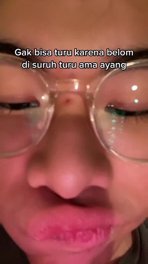 Relaxing Bed Moments with Hand Gestures