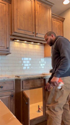 Gas installation cooktop+Downdraft MONOGRAM#kitchenappliance Like it and subscribe for more👍🔔