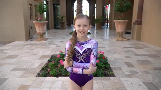 [七个体操女孩]Gymnastics Fashion Show| Buttercup SGG