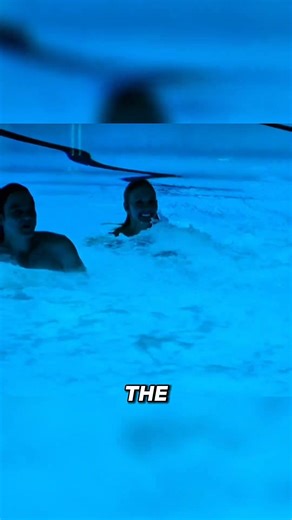 The pool Suddenly turned into ice❄️😱