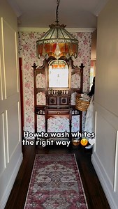 If your white laundry isn’t white anymore, this might help. Here are some extra tips I swear by to keep my whites bright: • Always wash whites separately. Mixing them with colors causes dullness over time. • Use vinegar instead of fabric softener. It helps break down residue and keeps your fabrics fresh and soft — without buildup. • Clean your washing machine seal regularly. A dirty seal can transfer grime and odors to your laundry. • Add 1 cup of baking soda directly into the drum. It boosts cl