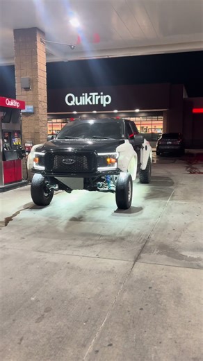 what a purchase thanks @Preston #prerunner #daddysmoney #leanrig | Pre Runner Truck