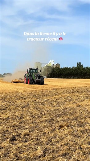 Exploring the Fendt 820 and 939 Tractors on the Farm