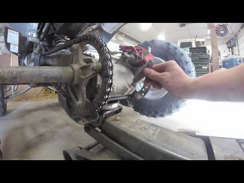 How to adjust the chain slack on a YFZ450