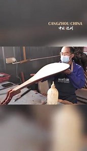 Stringed musical #instruments refer to instruments that produce sound through taut and vibrating strings, including erhu, jinghu, pipa, and ruan. In 2021, the craftsmanship of Chinese stringed musical instrument making was included in the list of intangible cultural heritage at the municipal level in Cangzhou. In order to better inherit and develop this "intangible cultural heritage" craftsmanship, Li Yueping, an inheritor of the stringed musical instrument making from #Cangzhou, #Hebei Province