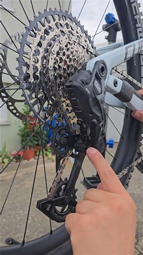 SRAM GX AXS EAGLE - How to Lock your Derailleur 🦅🔥 #mtb#2026 #howto #shorts #sram #axs #eagle #lock