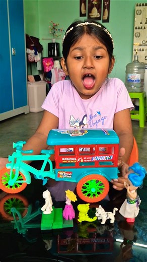SCHOOL BUS 🚌 #meherthecutepie #diy #kidsplaying #MEHER #schoolbus #funny