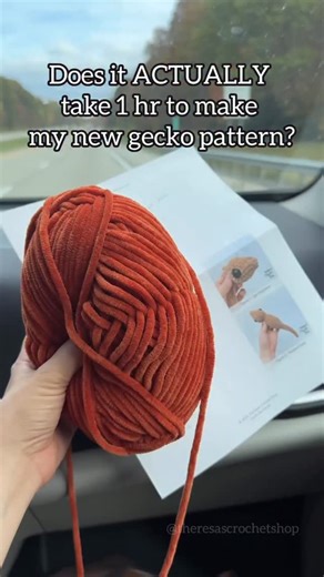 Amigurumi Pattern Designer on Instagram: "This no-sew gecko pattern releases on Friday - October 24th! 🦎 We had a 1 hr car trip so I thought it would be a good time to test if my gecko actually took less than 1 hr to make. (I have gotten some comments saying I’m not truthful about how long projects really take.) Now, to be fair, this was the 2nd gecko I’ve made since typing up the pattern. My 1st took 58 minutes. My testers’ times so far have been: 40 minutes, 59 min, and 65 min. Everyone croch