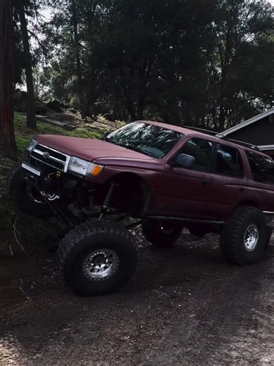 She looking good stretching her legs. #toyota #4runner #modification #edwnverse #4x4offroad