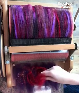 This woman turns raw wool into glittery, colorful fluff piles that can be spun into yarn 🤩 [Dunn Spunn] | BuzzFeed News