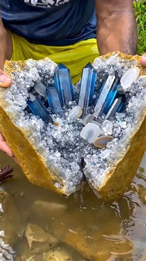 Hidden Blue Crystal Geode Reveal 💎 Stunning Giant Crystal Discovery!”