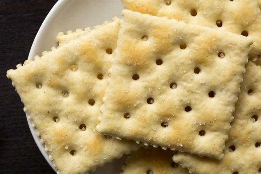 4 Best Substitutes For Saltine Cracker - Miss Vickie