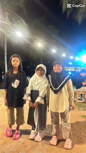 jelek bet gw yg pake hijab warna hitam😭😭