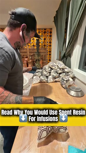 Boswellic acids are heavy plant compounds that live deep inside frankincense resin. They are the focus of most modern research because of their strong anti inflammatory nature. They help regulate the body’s inflammatory pathways by blocking the enzyme that creates inflammatory leukotrienes. This is why these compounds sit at the center of both traditional and modern interest in frankincense. In the fresh resins these compounds are locked inside a dense matrix of tree gums. That matrix does not d