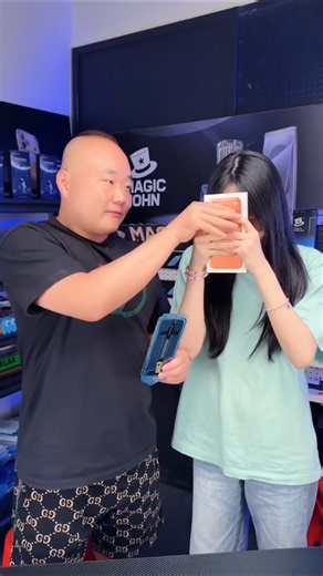 Watch How Easy It Is to Apply an iPhone 17 Screen Protector! 📱✨#iPhone17 #ScreenProtector #Glass