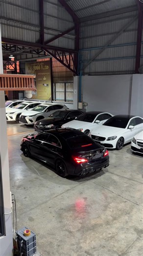 Mercedes CLA 250 vs CLA 45 AMG Features Comparison