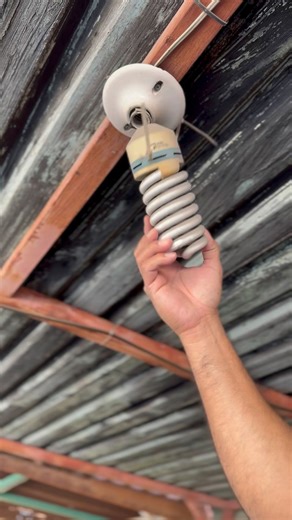 No Sirvió el Foco y lo Tuvimos que Sustituir por un Led HightBay de PILA #SIGNIFY #edgarelectricoplomero #1TMaMas #tutecnicoedgar #escuelaferretera #led #circuito de iluminación # | Electricoplomero